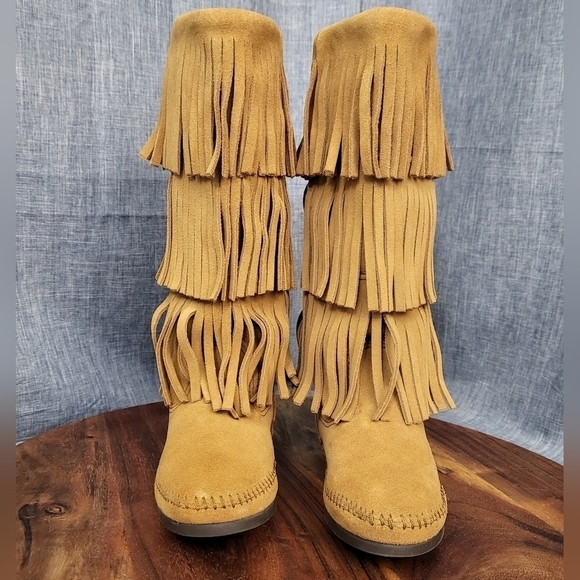 BOHO Classic Minnetonka 3-Layer Fringe Moccasin Boot Tan Size 5 - Picture 4 of 16